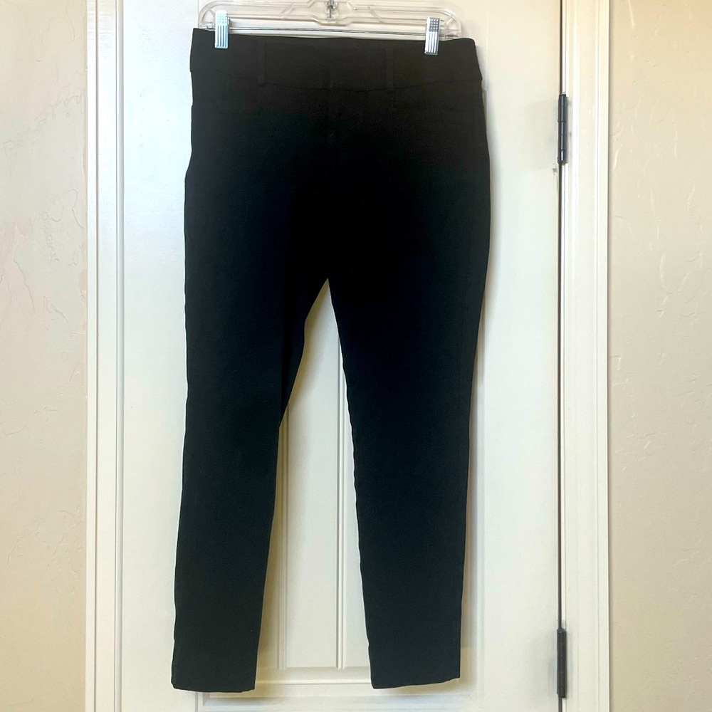 Black Banana Republic pants. Ankle length. Sz 4 Jackson fit.